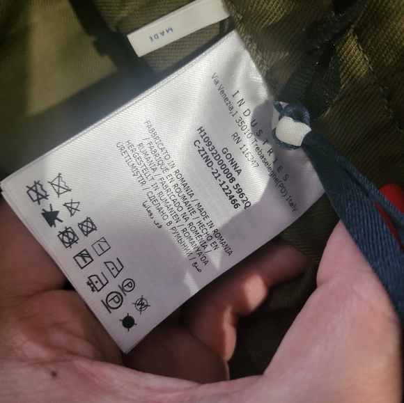 3. NWT MONCLER KHAKI CARGO SKIRT - Picture 8 of 11